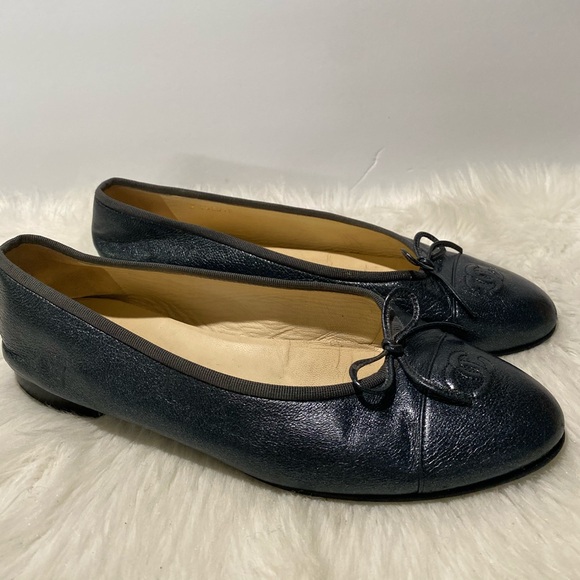 CHANEL Ballerina Flats - Picture 2 of 9
